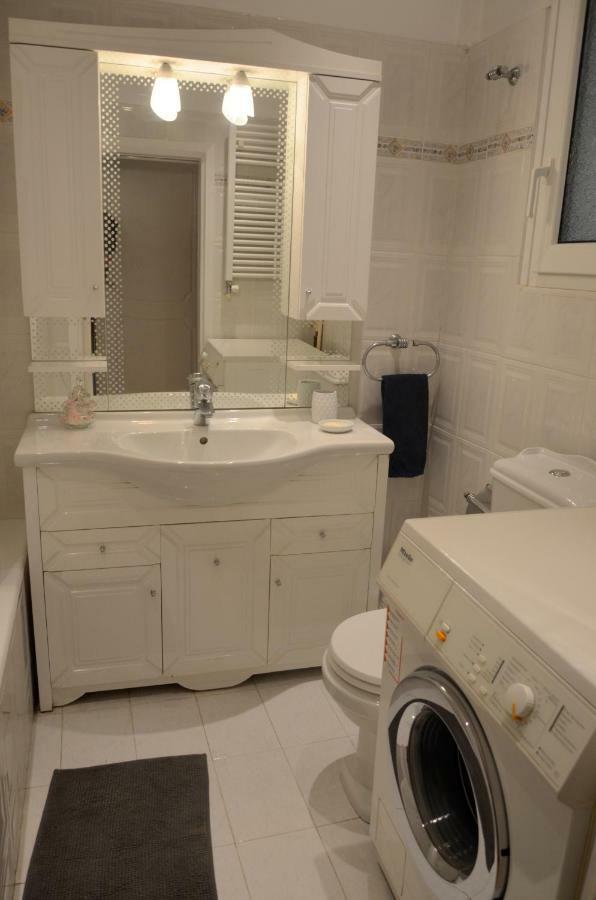 Retro Apartment At Trendy Exarcheia Αθήνα Εξωτερικό φωτογραφία