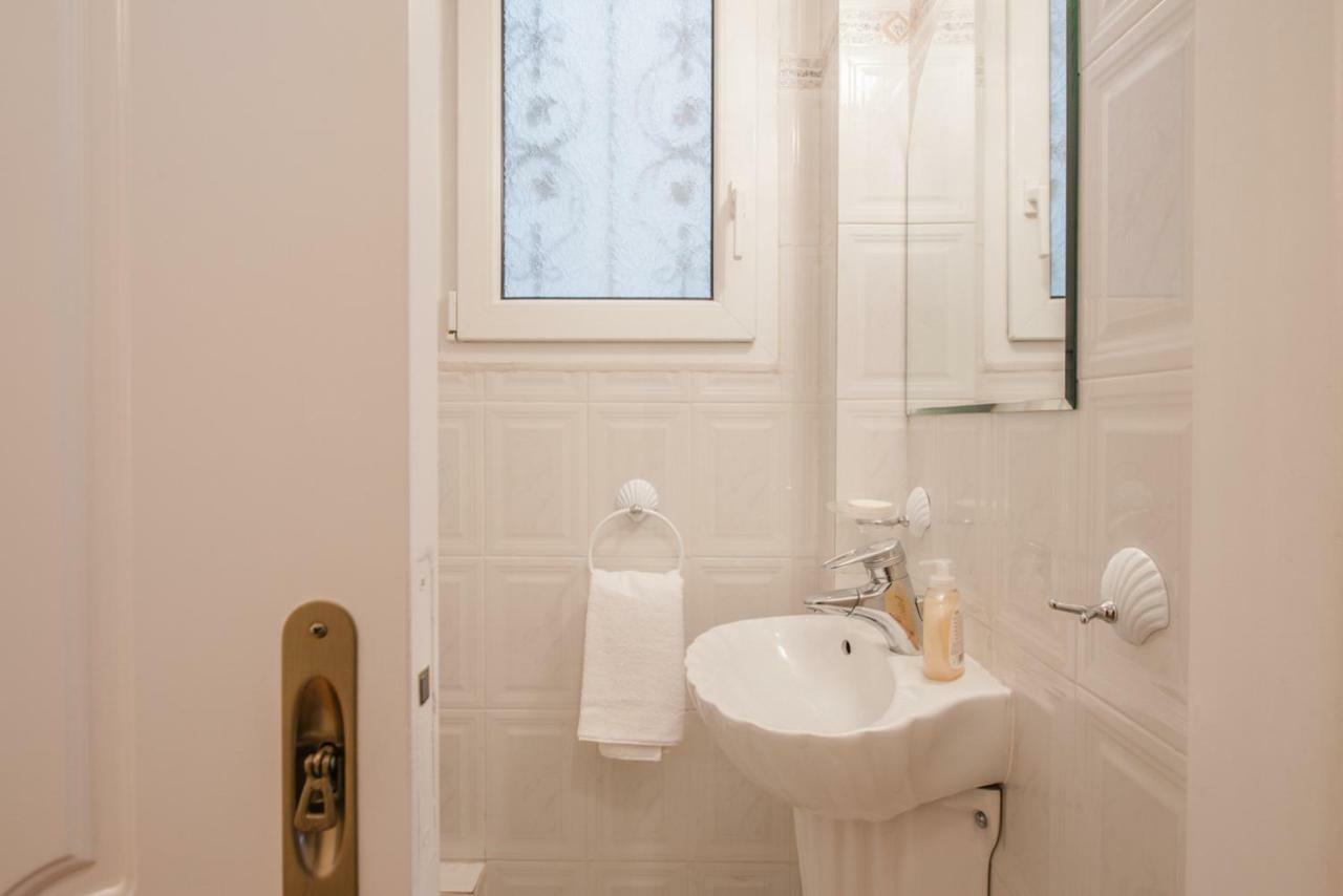 Retro Apartment At Trendy Exarcheia Αθήνα Εξωτερικό φωτογραφία